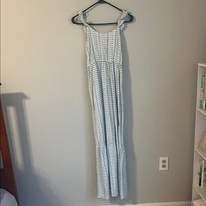 Jessica Simpson White and Black Patterned Maxi Dress